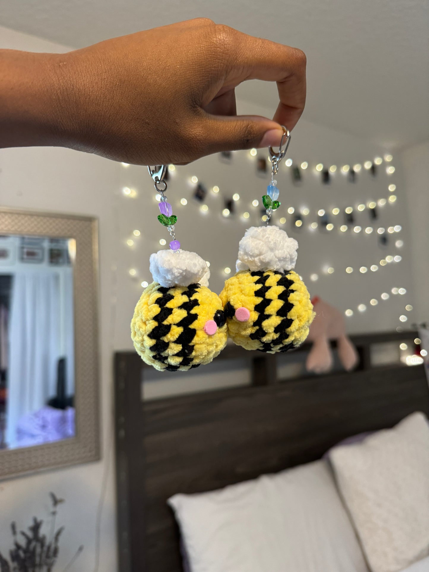 Magnetic couples keychain- bee